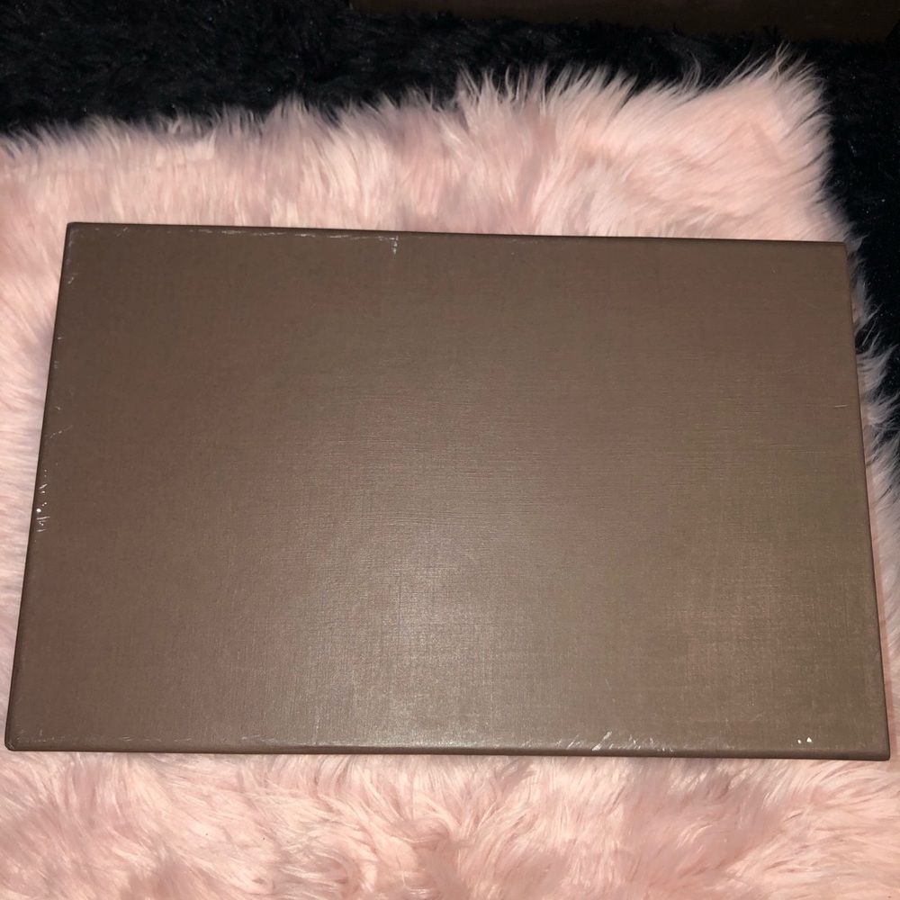 Authentic Louis Vuitton shoe box! - Picture 4 of 9